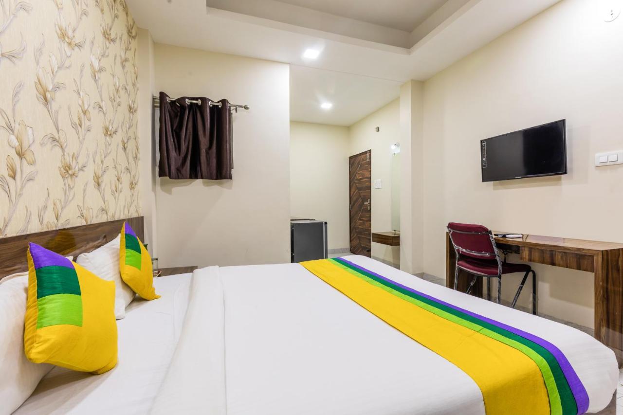 Treebo Trip Namaste Hotel Индор Екстериор снимка