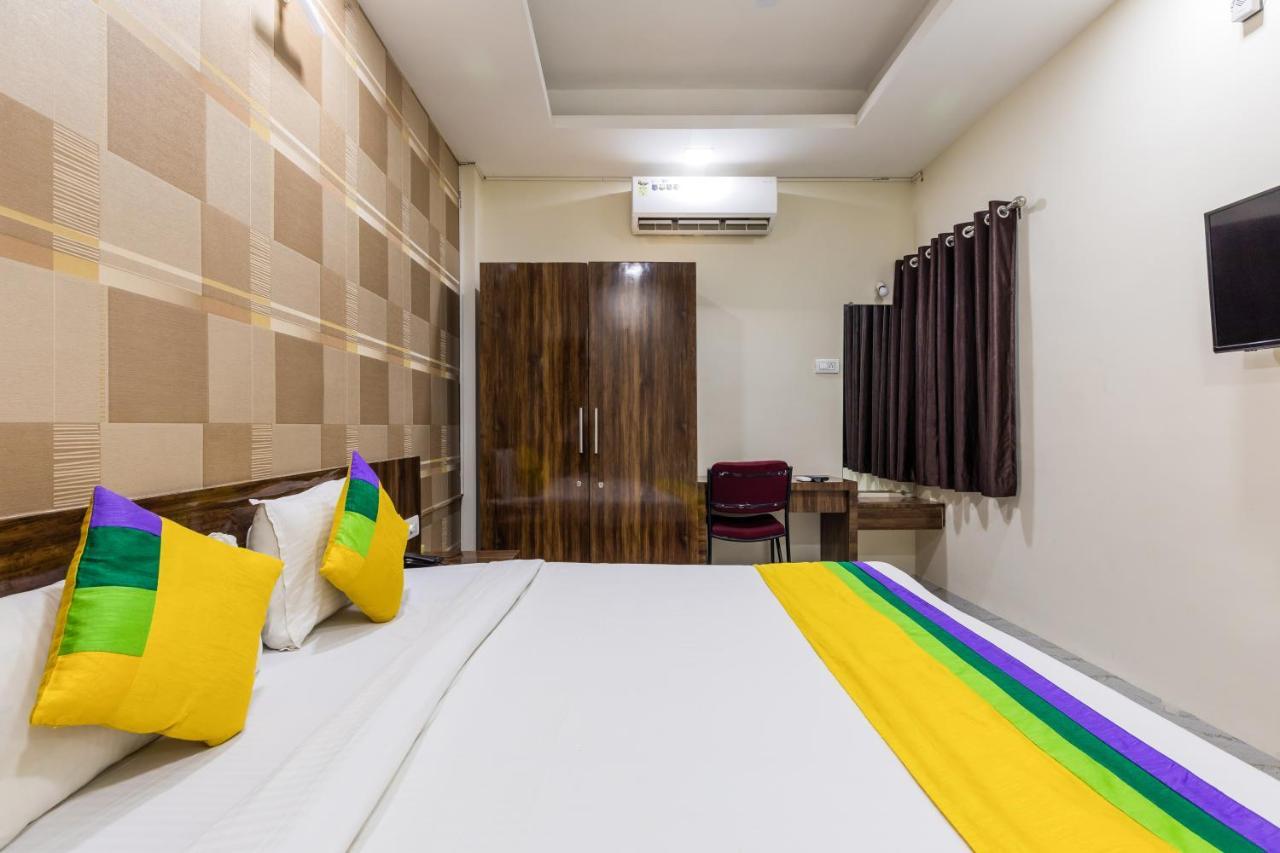 Treebo Trip Namaste Hotel Индор Екстериор снимка