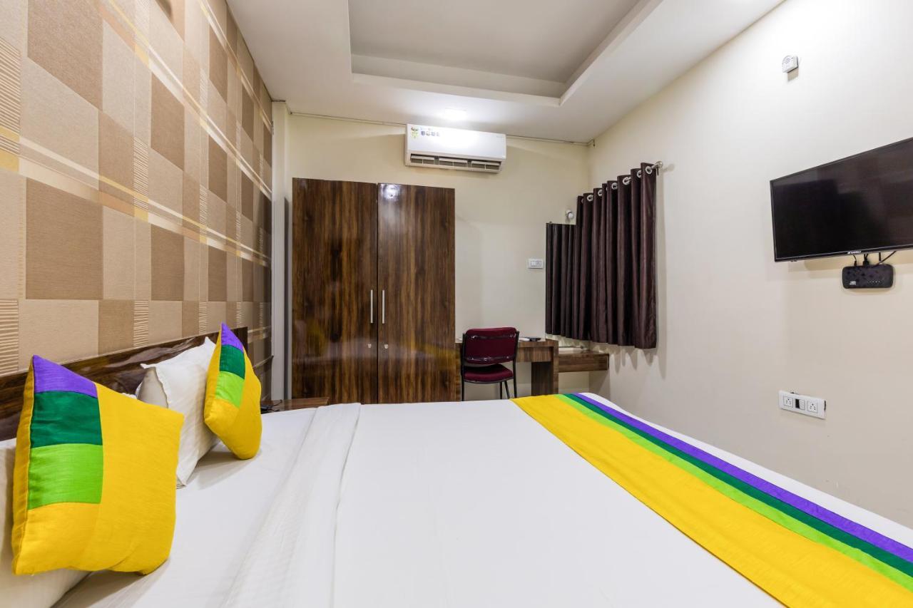 Treebo Trip Namaste Hotel Индор Екстериор снимка