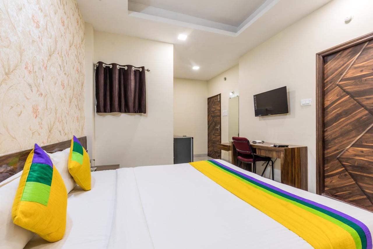 Treebo Trip Namaste Hotel Индор Екстериор снимка