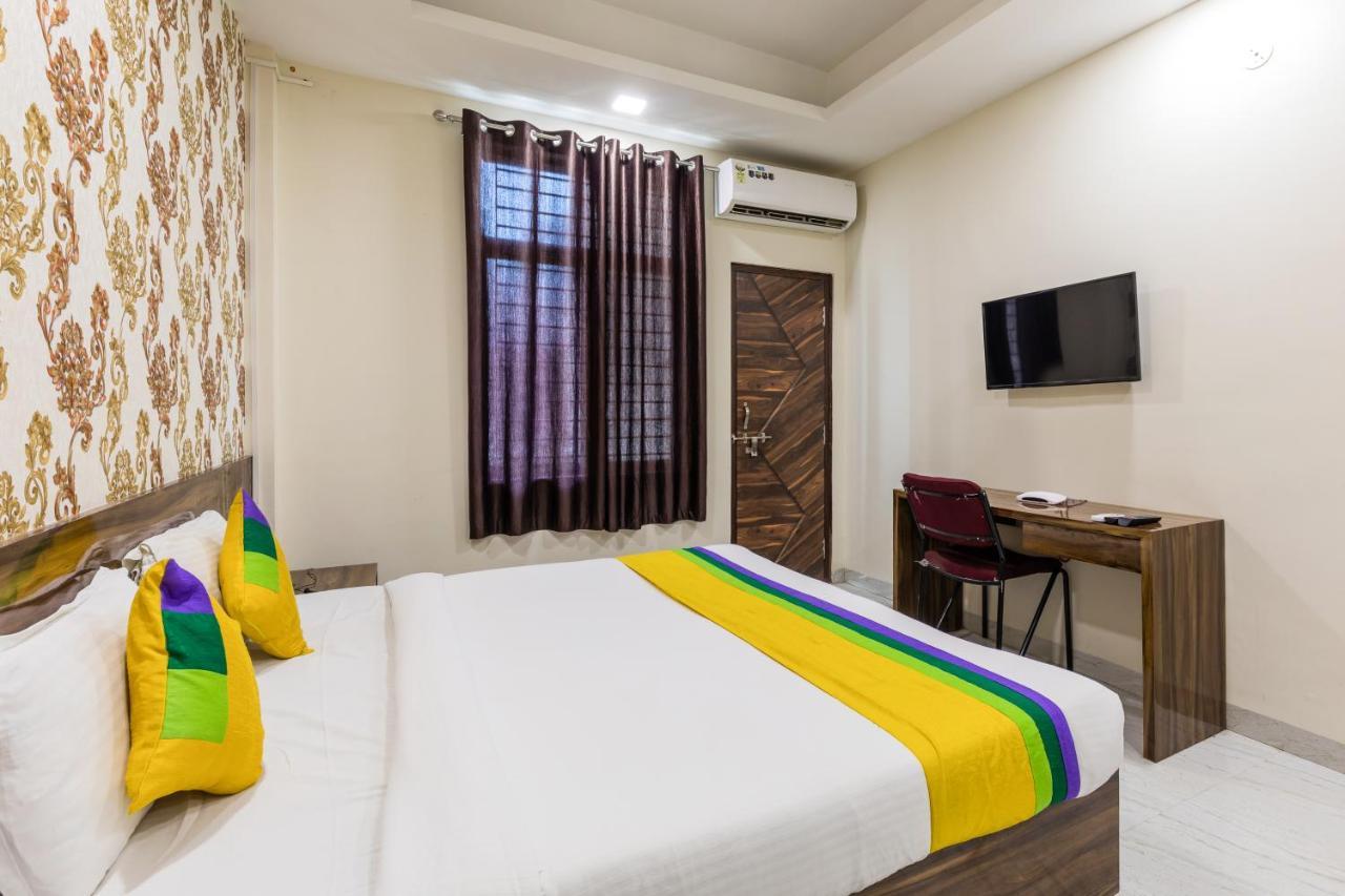 Treebo Trip Namaste Hotel Индор Екстериор снимка