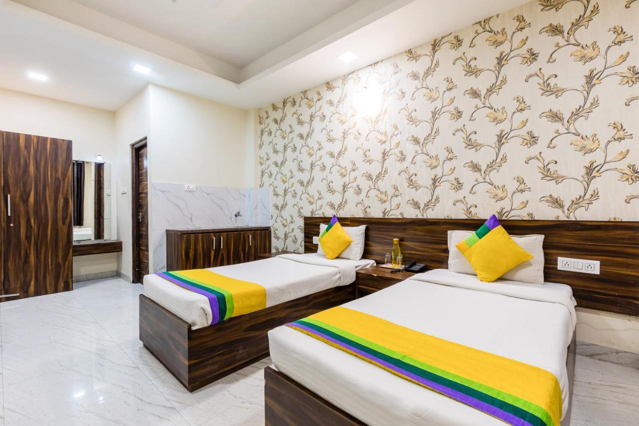 Treebo Trip Namaste Hotel Индор Екстериор снимка