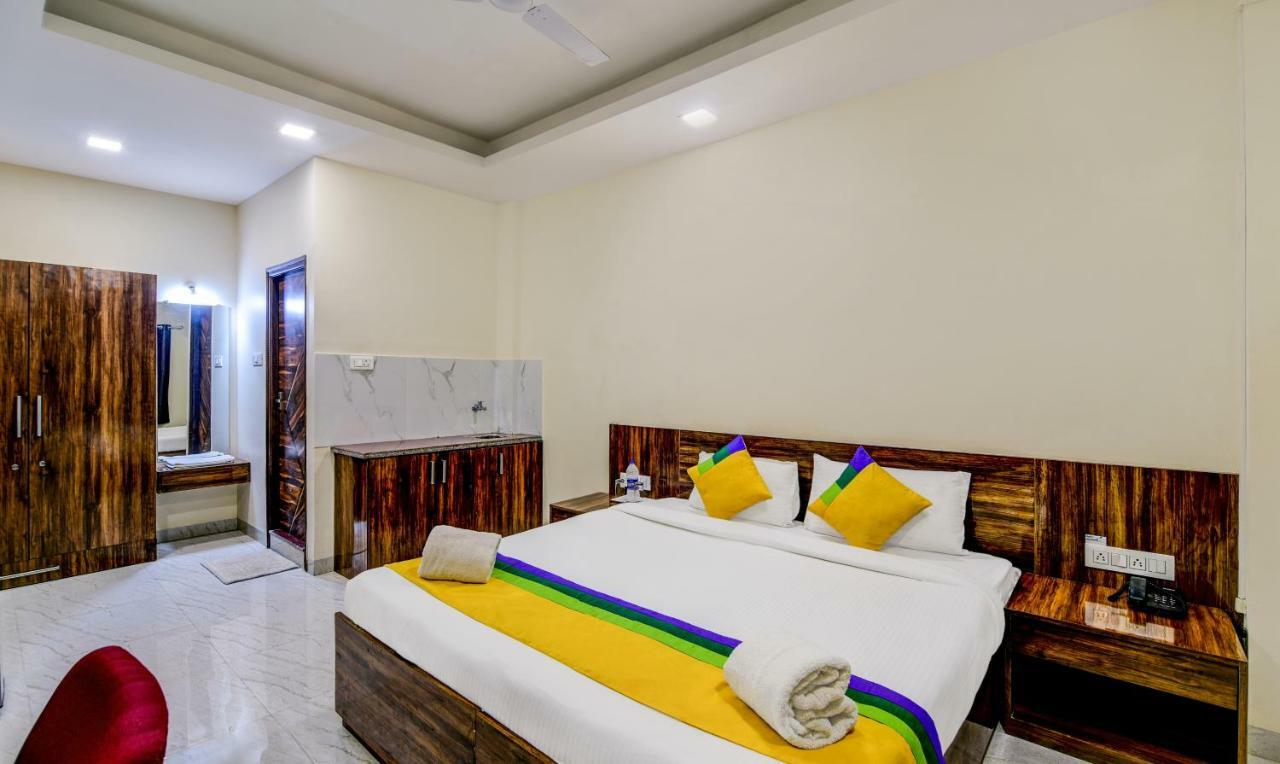 Treebo Trip Namaste Hotel Индор Екстериор снимка